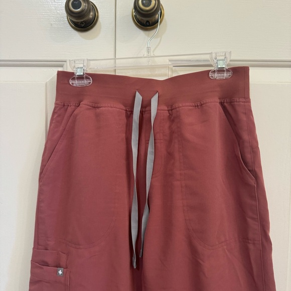 Figs Mauve Wide Leg Pants Size M - Picture 2 of 4